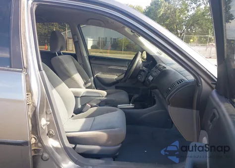 2005 Honda Civic Vp z USA, uszkodzony, nr VIN 2HGES16385H561588